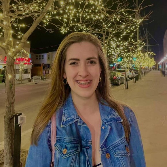 Meet your Posher, Claire - Picture 1 of 1